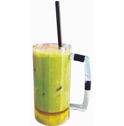 15 yummy foods and drinks to keep cool in hot weather avocado shake.jpg