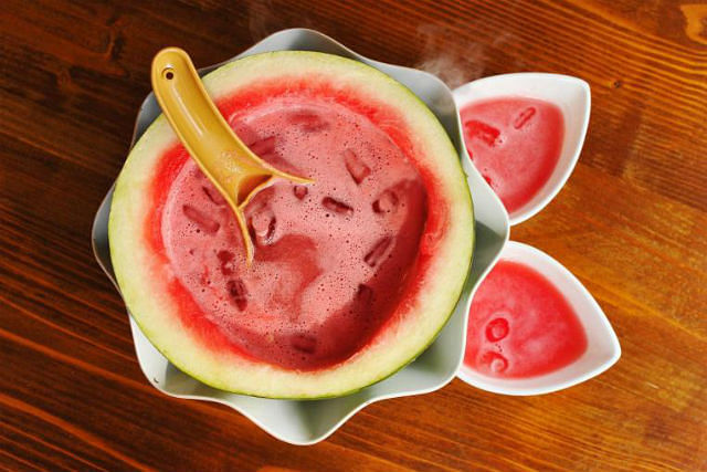 15 yummy foods and drinks to keep cool in hot weather watermelon.jpg