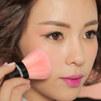 The 'lazy girl' secret to cleaning your makeup brushes in seconds THUMBNAIL