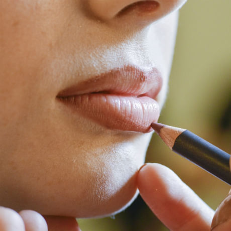 9 common makeup mistakes you need to stop making right now thumb