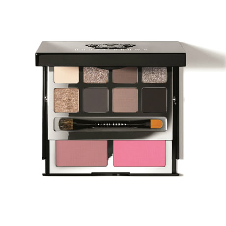 prettiest makeup palettes to gift and get this Christmas thumb