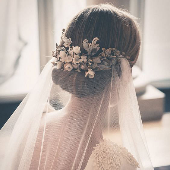 Discover 108+ curly wedding hairstyles with veil super hot