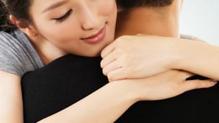 health and relationship benefits of hugs hugging THUMBNAIL