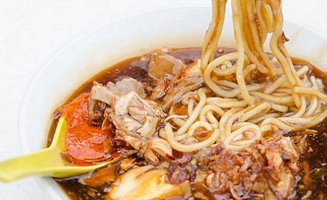4 hawker places in Singapore where you can find delicious food for $2 or less