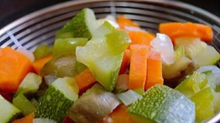 VIDEO: How to blanch vegetables properly