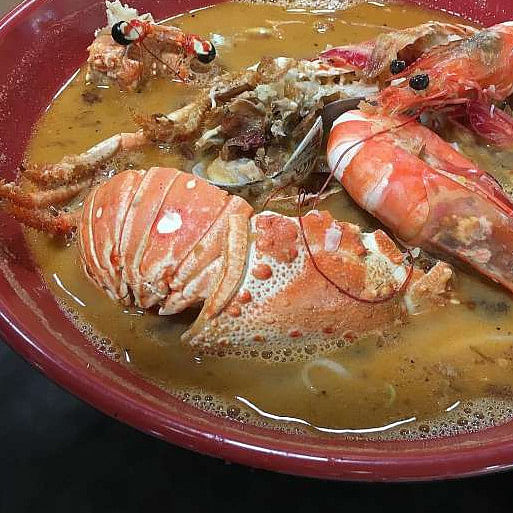 sumo big prawn - lobster prawn noodle soup