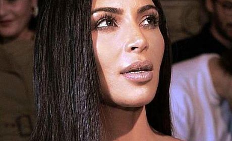 Kim Kardashian robbed at gunpoint in Paris! - thumbnail