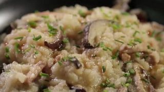 VIDEO RECIPE: Make this nutritious congee that helps to relieve coughs 