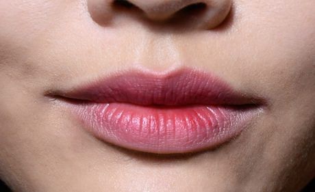 best beauty hack for exfoliating your lips on the go - thumb