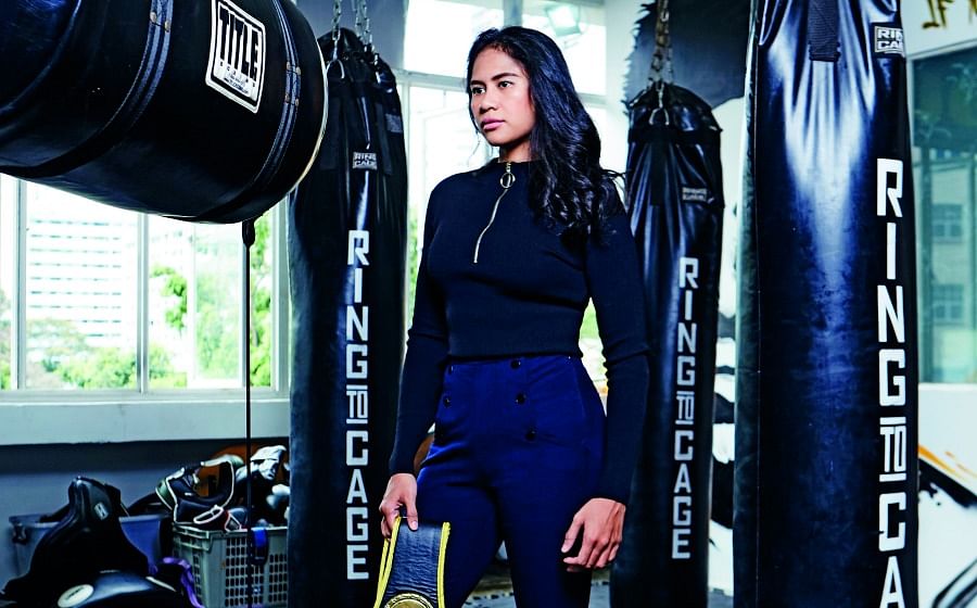 Super She-ro #1: This woman became Singapore's first professional female  boxer - Her World Singapore