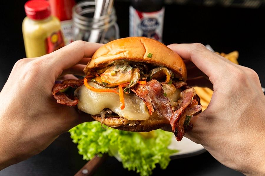 Four mouthwatering new burger joints you must try in Singapore