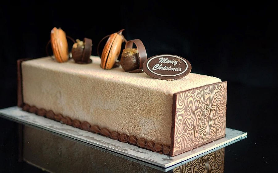 10_creative_log_cakes_to_try_this_christmas_rect_