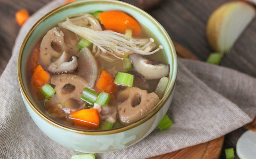 https://media.herworld.com/public/2019/08/image/soup-spoon-tokyo-style-stew.jpg