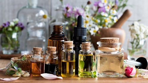 How To Use Essential Oils At Home in 11 Different Ways
