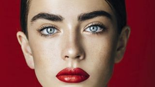 beautiful-woman-with-red-lips-000086139741_xxxlarge900