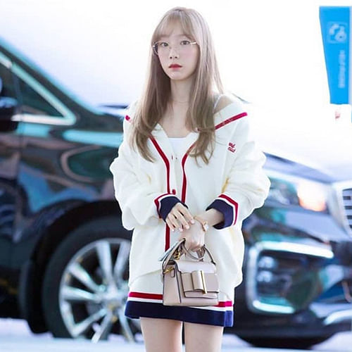 suzy airport ، style fashion ، street style  Suzy bae fashion, Bae clothes,  Airport fashion kpop