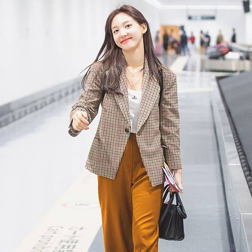 How to ace airport fashion like your favourite Korean pop idols