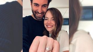 emma_stone_egaged_snl_producer_pearl_engagement_ring