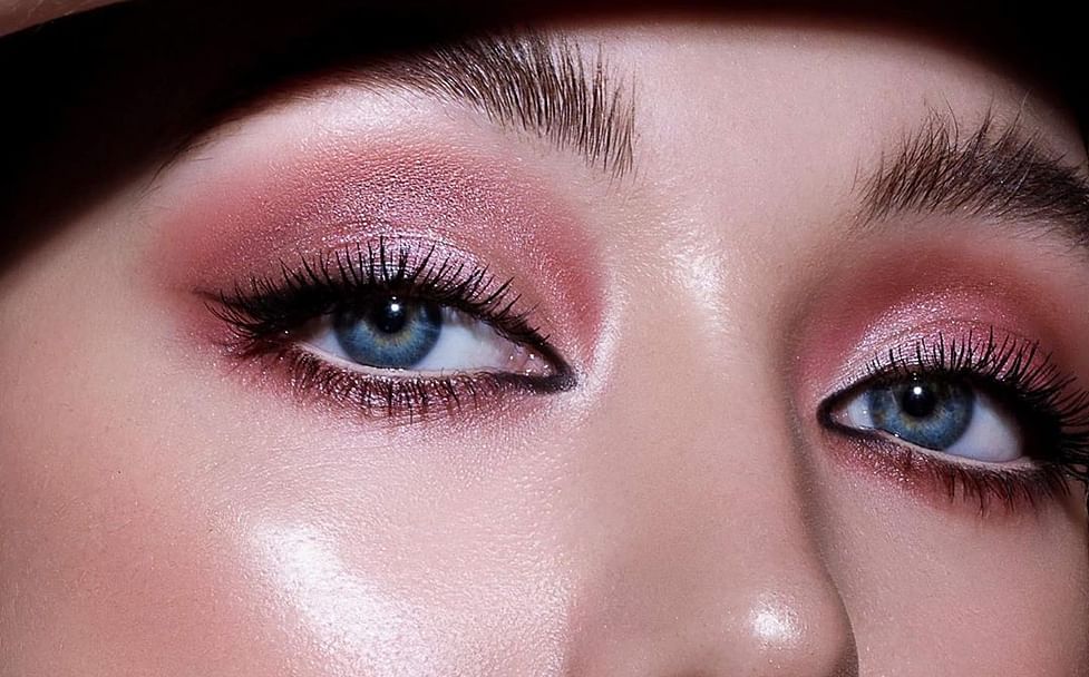 4 simple and edgy eyeliner night-time looks taking over Instagram