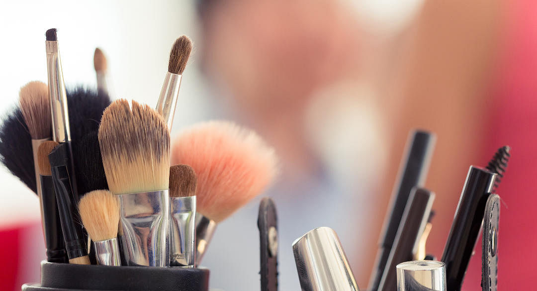  cleaning your makeup brushes and sponges 