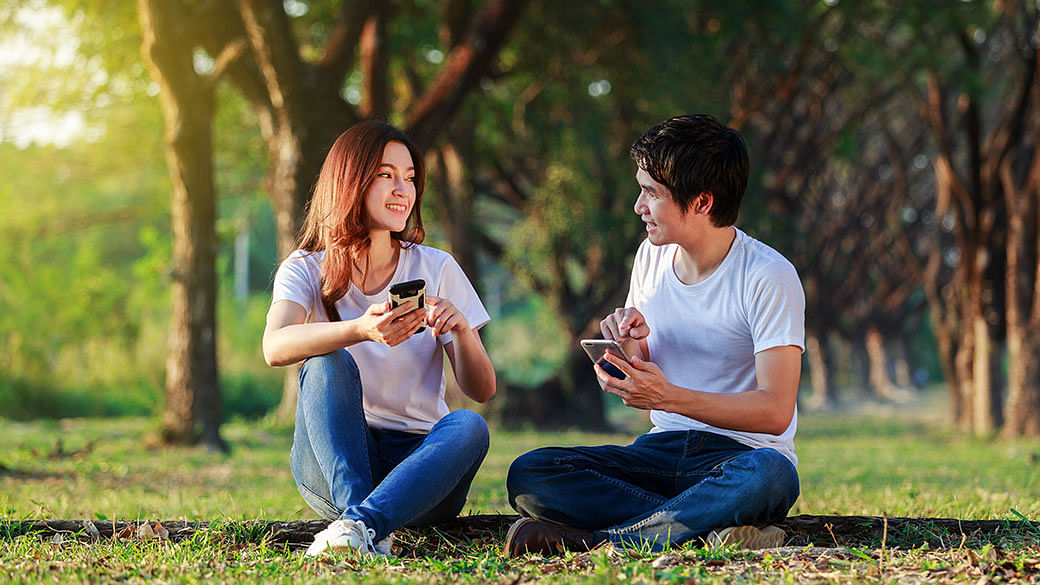 Relationship Advice: My BF Still Uses Dating Apps. How Should I Talk To Him About It?