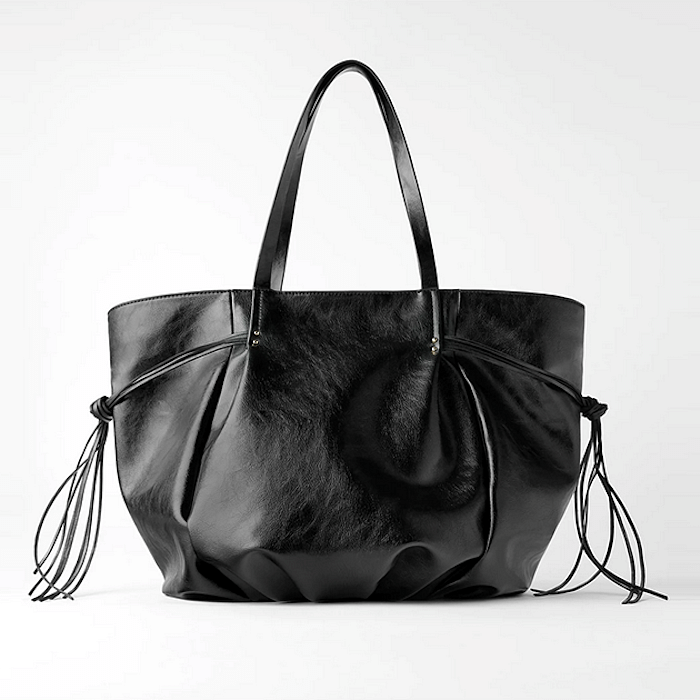 uøkonomisk Få kontrol Husk 8 versatile, affordable black bags below $100 for everyday use - Her World  Singapore