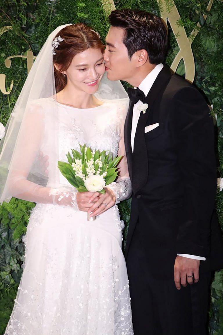 50+ Cute Korean Wedding Dress Ideas | Korean wedding dress, Wedding dresses,  Wedding dresses simple