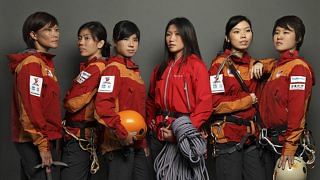 2009 SINGAPORE WOMEN'S EVEREST TEAM HER WORLD YOUNG WOMAN ACHIEVER