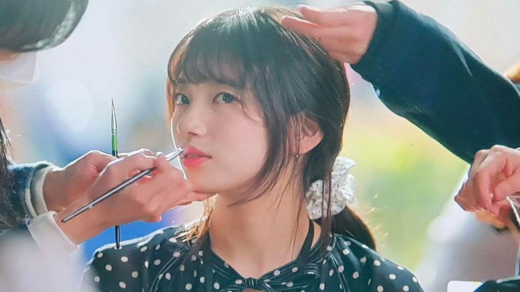 How to achieve Suzy’s curled bangs in “Start-up”