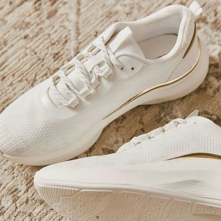 White lace up hot sale sneakers womens