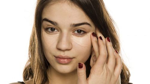 Here's how to stop your foundation from transferring under your mask
