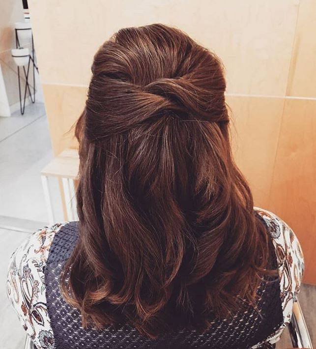 33 chic half-up hairstyles for all occasions - Her World Singapore