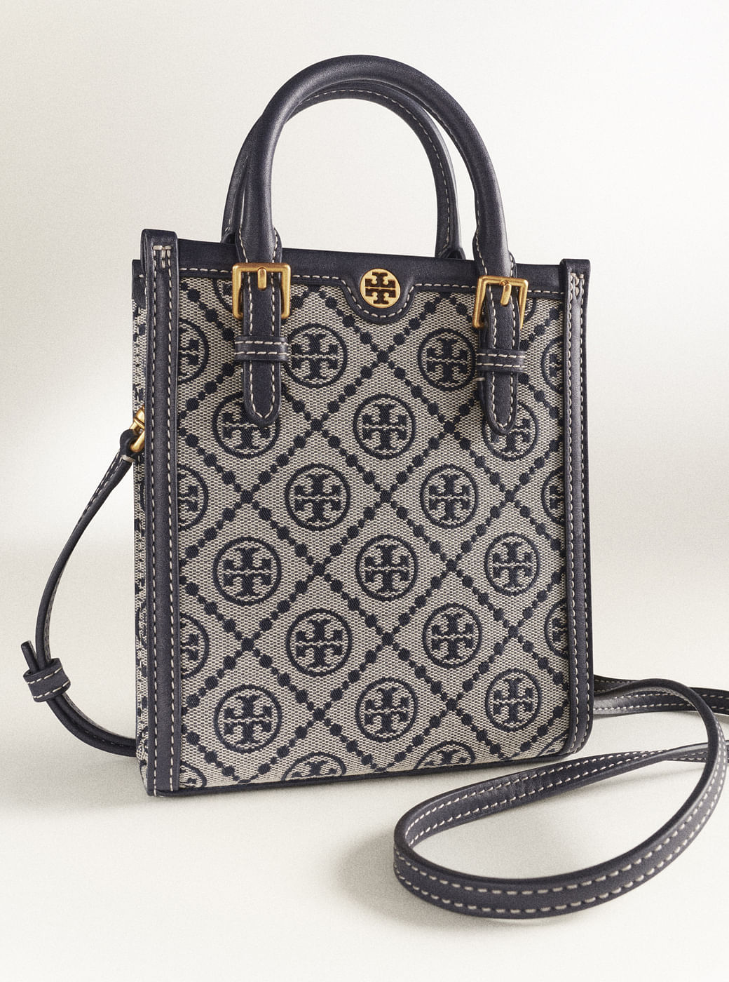 How to wear Tory Burch T Monogram accessories, according to these ...