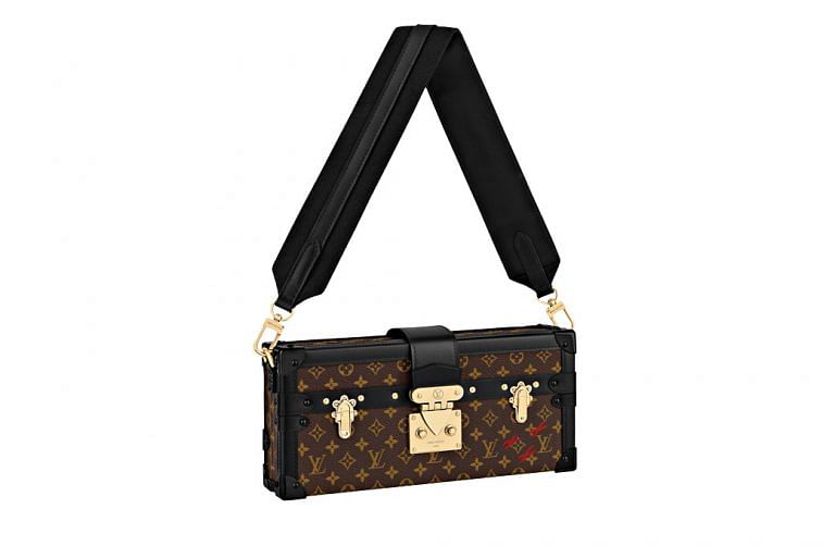 Street Style London FW SS19 - Louis Vuitton iconic Petit Malle Trunk Bag