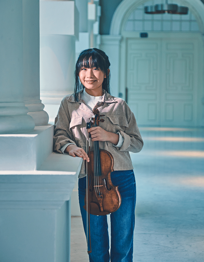 Violin prodigy Chloe Chua on life as a 16yearold professional violinist