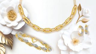 Modern gold jewellery in the Lee Hwa Jewellery 916 ITALGOLD collection