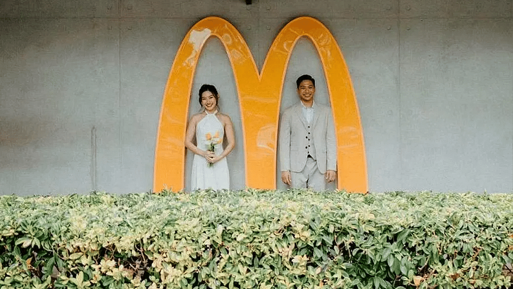 This couple held a unique wedding at Mcdonald’s West Coast Park
