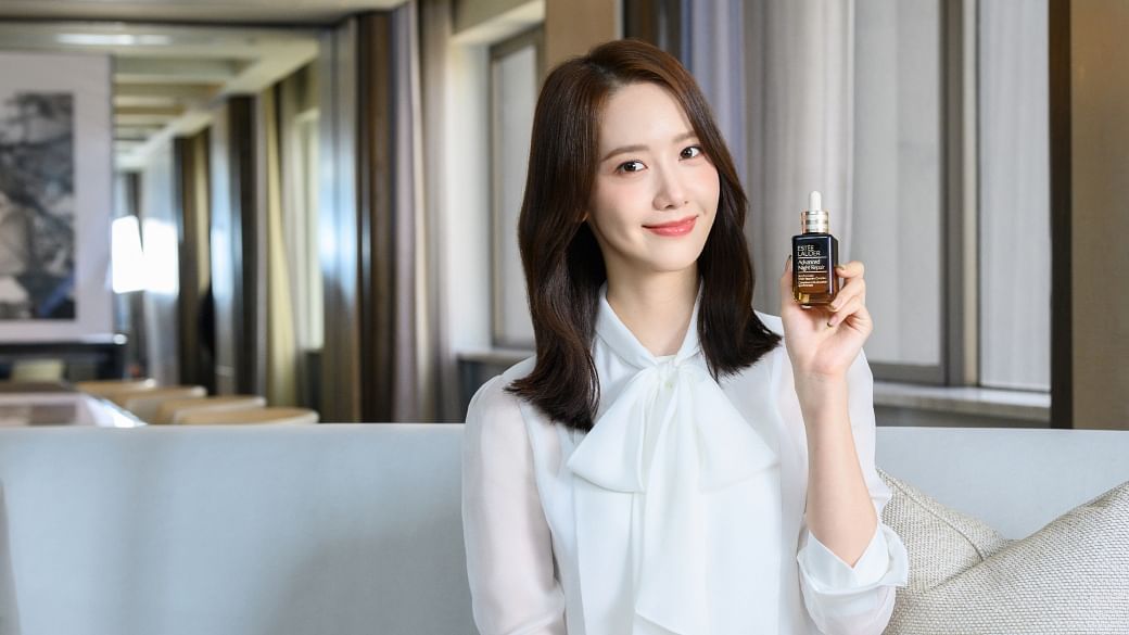 Video: Girls’ Generation Yoona wore this pretty nude-pink $55 lip colour in Singapore –  and we’re adding to our carts ASAP 