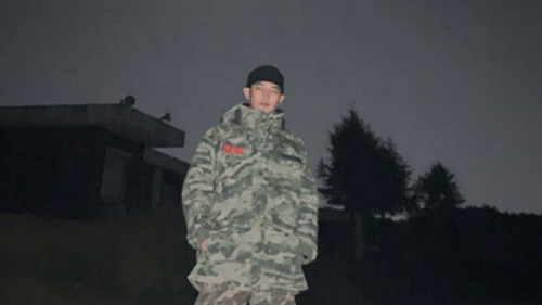 9 Korean idols looking fine in army uniforms