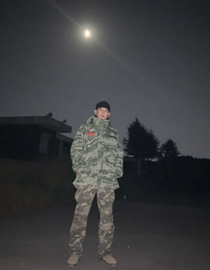 9 Korean idols looking fine in army uniforms