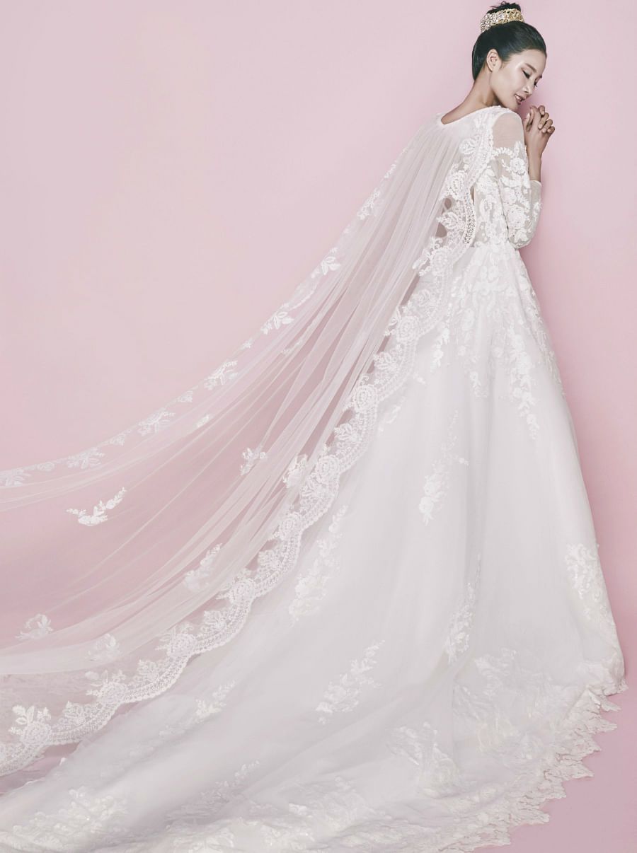  Korean  bridal  inspo 10 elegant wedding  dresses  for the 