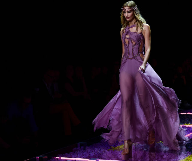 Kendall Jenner and Karlie Kloss On Atelier Versace Couture Runway In Paris