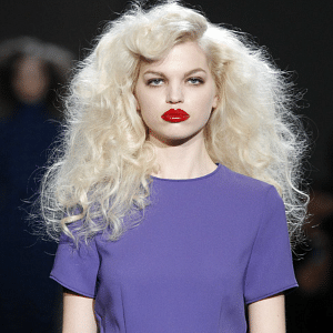 Flaunt your frizz: Tips to get glamourous big hair