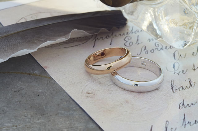 Carrie K Jewellery Launches Affordable Beautiful Wedding Rings