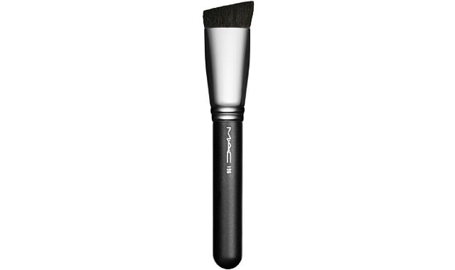 beauty review mac makeup mac studio waterweight foundation BRUSH