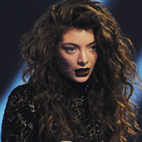 MFW Autumn 2014 beauty trend Get Lorde's rouge noir lips t.png