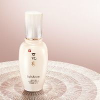 Sulwhasoo Luminature Essential Finisher Mood Shot T.png