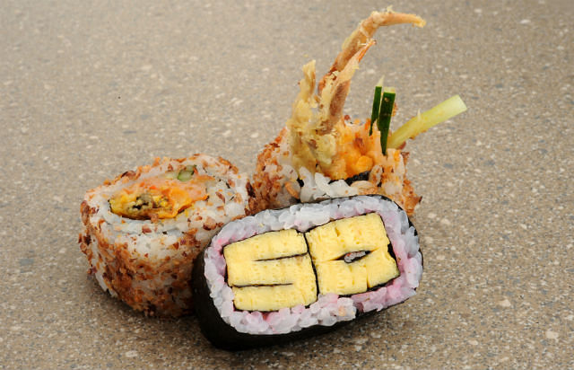 chilli crab sushi.jpg