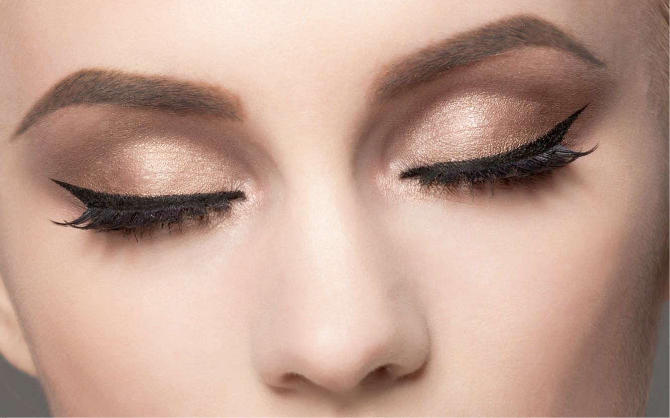 easy tips to draw eyeliner