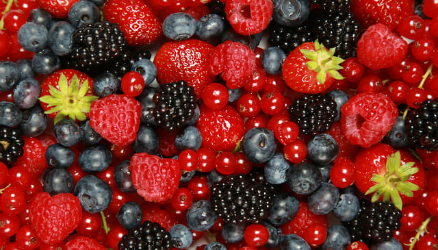 Food to reduce relieve stress health tips BERRIES